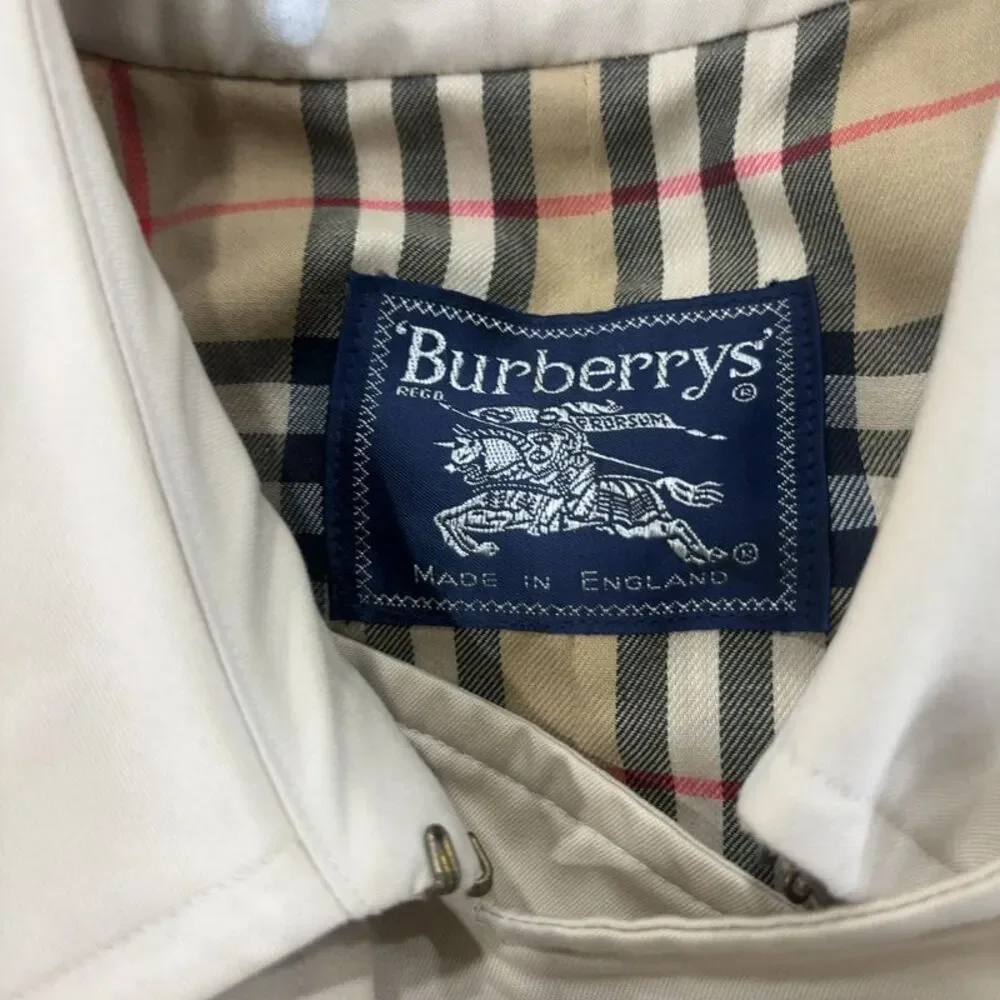 Burberry Classic Beige Trench Coat - Picture 4 of 6